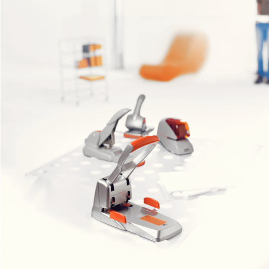 Dziurkacz RAPID Supreme HDC150/2 na dwa otwory do 150 kartek