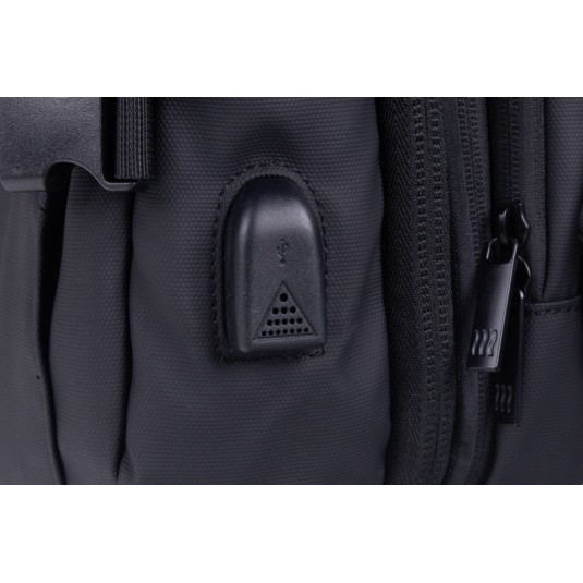 Plecak Donau Travel Prague 17" 32L, USB + kabel, czarny