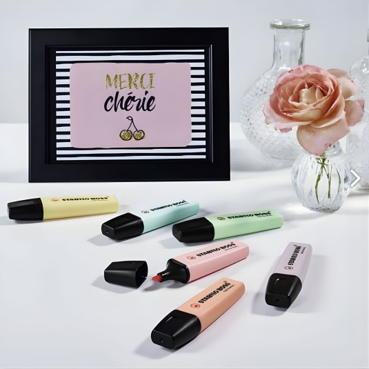 Zakreślacz 70/111 Stabilo Boss pastelowy niebieski